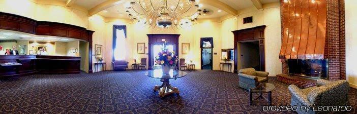 Hotel Carlisle & Embers Convention Center Dalaman gambar